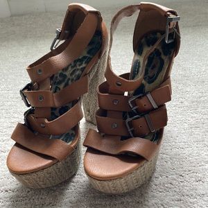 Jessica Simpson tan espadrille platform heels